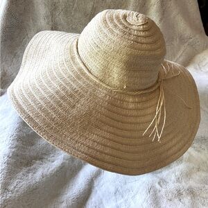 Natural straw sun hat